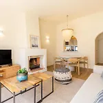 Modern 1br With Pool & Balcony *