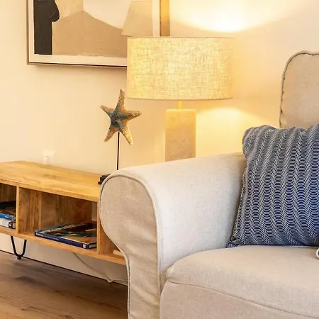 Lägenhet Modern 1br With Pool & Balcony *