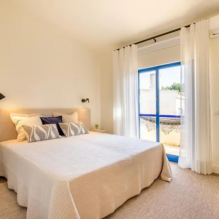 Lägenhet Modern 1br With Pool & Balcony