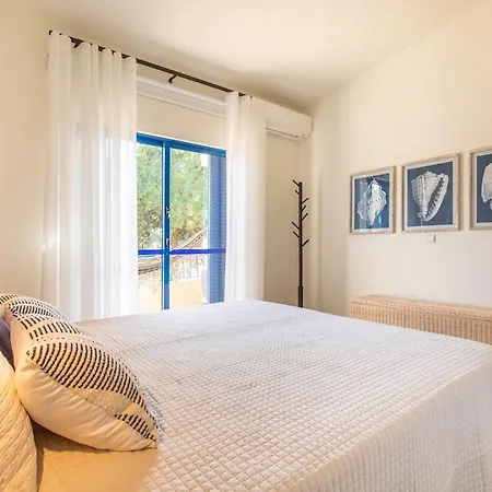Lägenhet Modern 1br With Pool & Balcony