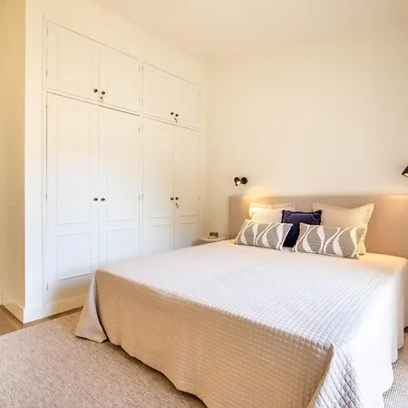 Modern 1br With Pool & Balcony Lägenhet