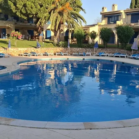 Modern 1br With Pool & Balcony *