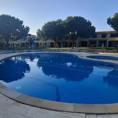 Modern 1br With Pool & Balcony